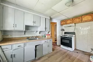 10 McGotty Pl, Irvington, NJ 07111 - Photo 2