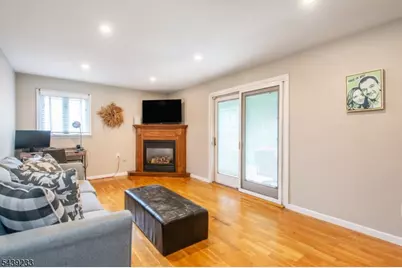19 Falcon Pl, Wayne, NJ 07470 - Photo 22