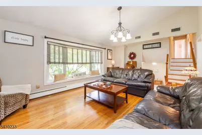 19 Falcon Pl, Wayne, NJ 07470 - Photo 8