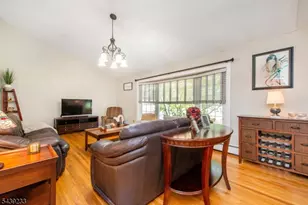 19 Falcon Pl, Wayne, NJ 07470 - Photo 6