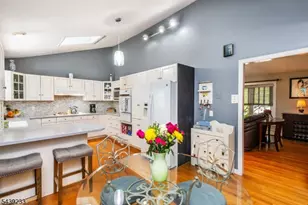 19 Falcon Pl, Wayne, NJ 07470 - Photo 10