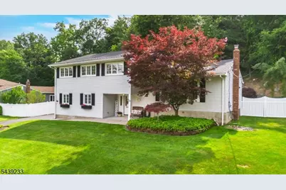 19 Falcon Pl, Wayne, NJ 07470 - Photo 2