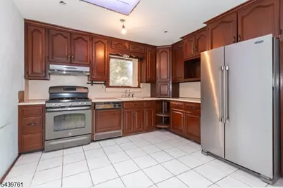 4 N 16th Ave, Manville, NJ 08835 - Photo 6