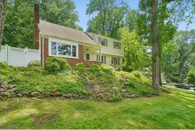 36 Wentworth Dr, Berkeley Heights Township, NJ 07922 - Photo 2