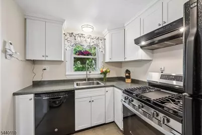 40 Elmwood Rd, Florham Park, NJ 07932 - Photo 12
