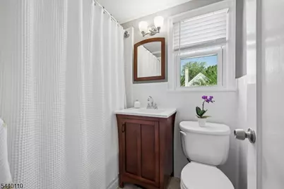 40 Elmwood Rd, Florham Park, NJ 07932 - Photo 18