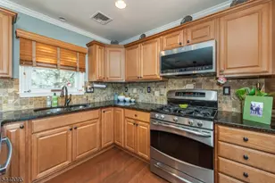 17 Leonard Terrace, Wayne, NJ 07470 - Photo 14