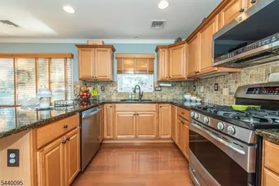 17 Leonard Terrace, Wayne, NJ 07470 - Photo 12