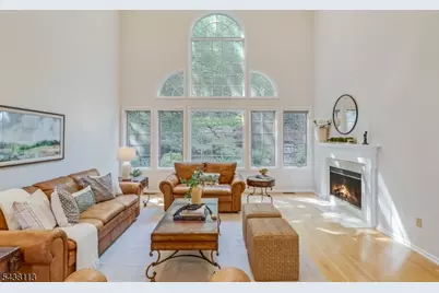 19 Devonshire Dr, Randolph Township, NJ 07869 - Photo 10