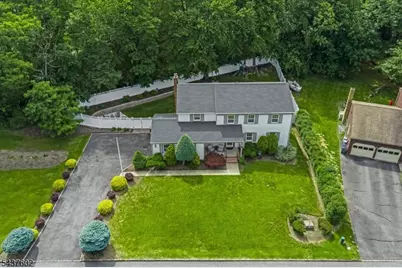 2 Schoolview Dr, Morris Plains, NJ 07950 - Photo 28