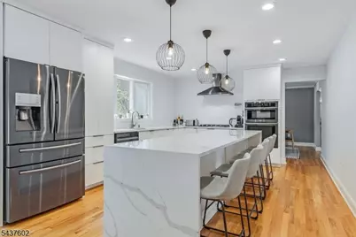 2 Schoolview Dr, Morris Plains, NJ 07950 - Photo 14