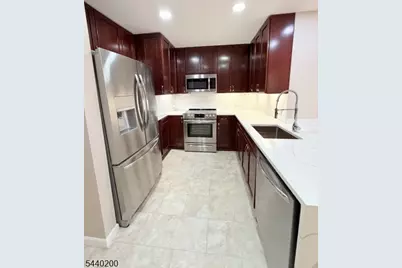 1 Carriage City Plz #908, Rahway, NJ 07065 - Photo 2