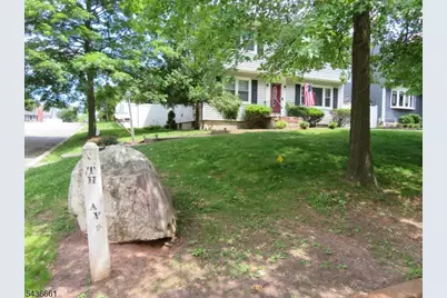 78 6th Ave, Woodbridge Township, NJ 07064 - Photo 4