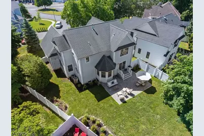 7 Holly Ct, Bloomfield, NJ 07003 - Photo 44