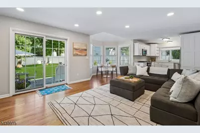 7 Holly Ct, Bloomfield, NJ 07003 - Photo 14