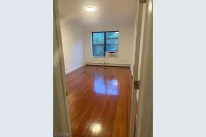 19 Pomona Ave #5C, Newark, NJ 07112 - Photo 10