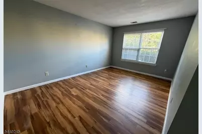 601 Sunshine Ct, Sayreville, NJ 08859 - Photo 4