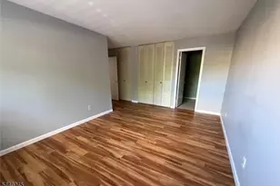 601 Sunshine Ct, Sayreville, NJ 08859 - Photo 6