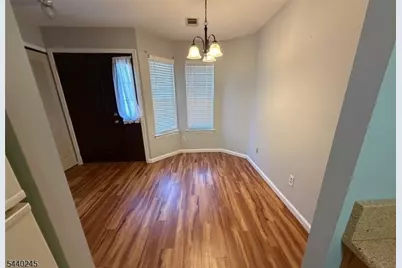 601 Sunshine Ct, Sayreville, NJ 08859 - Photo 2