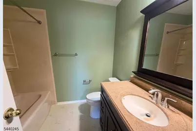 601 Sunshine Ct, Sayreville, NJ 08859 - Photo 8