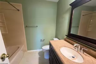 601 Sunshine Ct, Sayreville, NJ 08859 - Photo 8