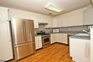 4 Prescott Ct, Bernards Township, NJ 07920 - Photo 12