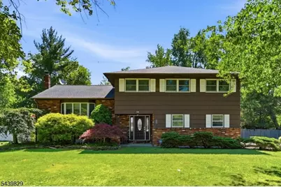 16 Arnold Dr, Parsippany, NJ 07054 - Photo 2