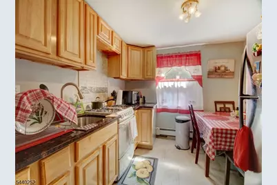 20 A Carolyn Terrace #20A, Roselle, NJ 07203 - Photo 4