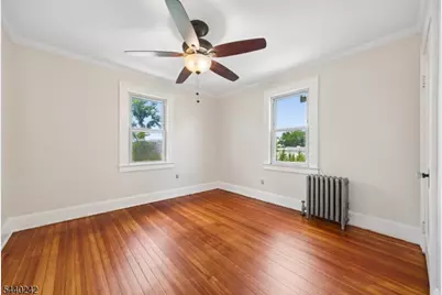 659 Raritan Rd, Cranford Township, NJ 07016 - Photo 14