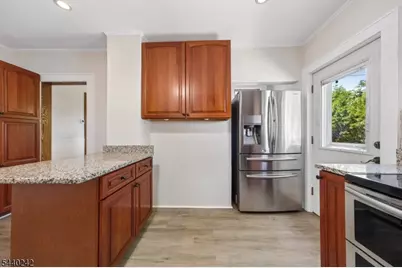 659 Raritan Rd, Cranford Township, NJ 07016 - Photo 8