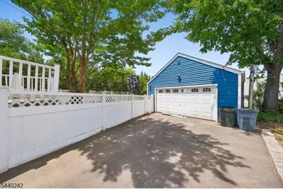 659 Raritan Rd, Cranford Township, NJ 07016 - Photo 28