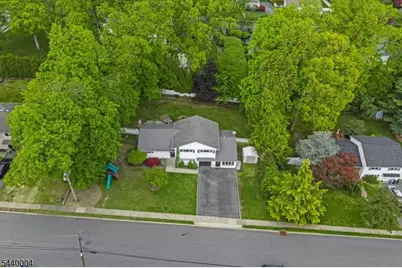 9 Linden Ln, Wayne, NJ 07470 - Photo 36