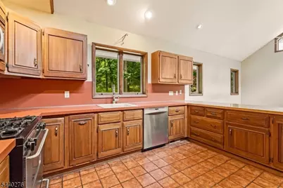 37 Heather Ln, Sparta Township, NJ 07871 - Photo 8