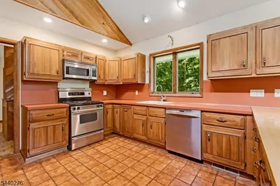 37 Heather Ln, Sparta Township, NJ 07871 - Photo 6