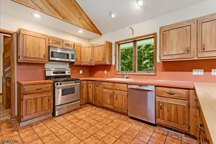 37 Heather Ln, Sparta Township, NJ 07871 - Photo 6