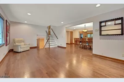 8 Marlo Road, Livingston, NJ 07039 - Photo 12