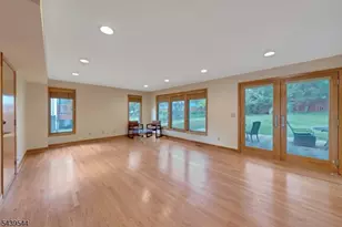 8 Marlo Rd, Livingston, NJ 07039 - Photo 8