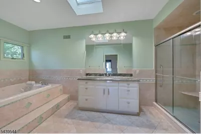 8 Marlo Road, Livingston, NJ 07039 - Photo 30