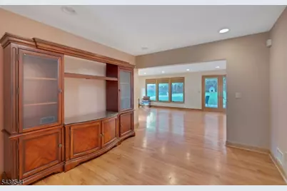 8 Marlo Road, Livingston, NJ 07039 - Photo 6