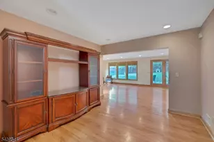 8 Marlo Rd, Livingston, NJ 07039 - Photo 6