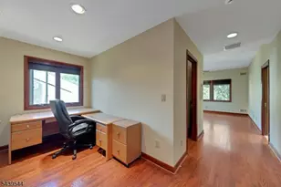 8 Marlo Rd, Livingston, NJ 07039 - Photo 28