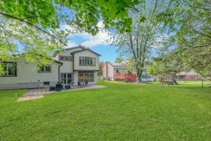8 Marlo Rd, Livingston, NJ 07039 - Photo 2