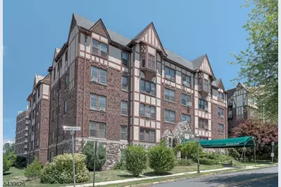 55 Randolph Place Unit #403, Orange, NJ 07079 - Photo 2