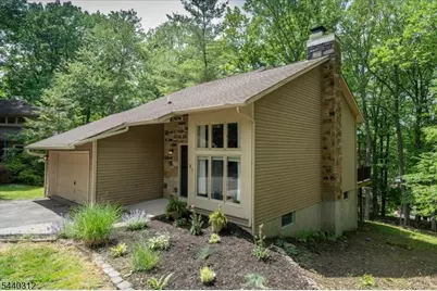 61 Sandpiper Dr, Allamuchy Township, NJ 07840 - Photo 2