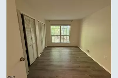 95 Sapphire Ln, Franklin Township, NJ 08823 - Photo 12