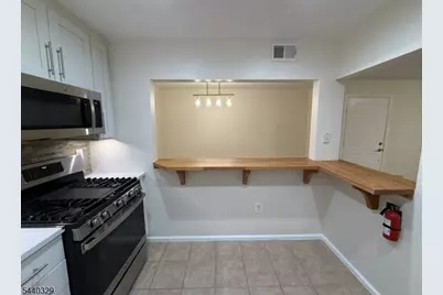 95 Sapphire Ln, Franklin Township, NJ 08823 - Photo 10