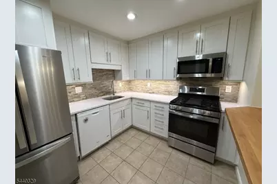 95 Sapphire Ln, Franklin Township, NJ 08823 - Photo 8