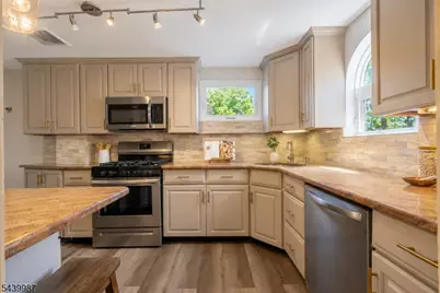 327 Chestnut St, Nutley, NJ 07110 - Photo 8