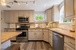 327 Chestnut St, Nutley, NJ 07110 - Photo 8