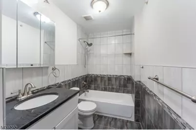 307 E Elizabeth Ave #5, Linden, NJ 07036 - Photo 14